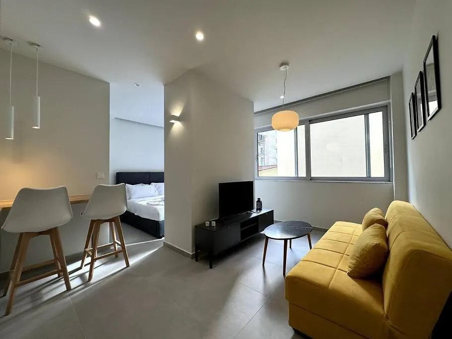 Exarchia B-4 * Atenas